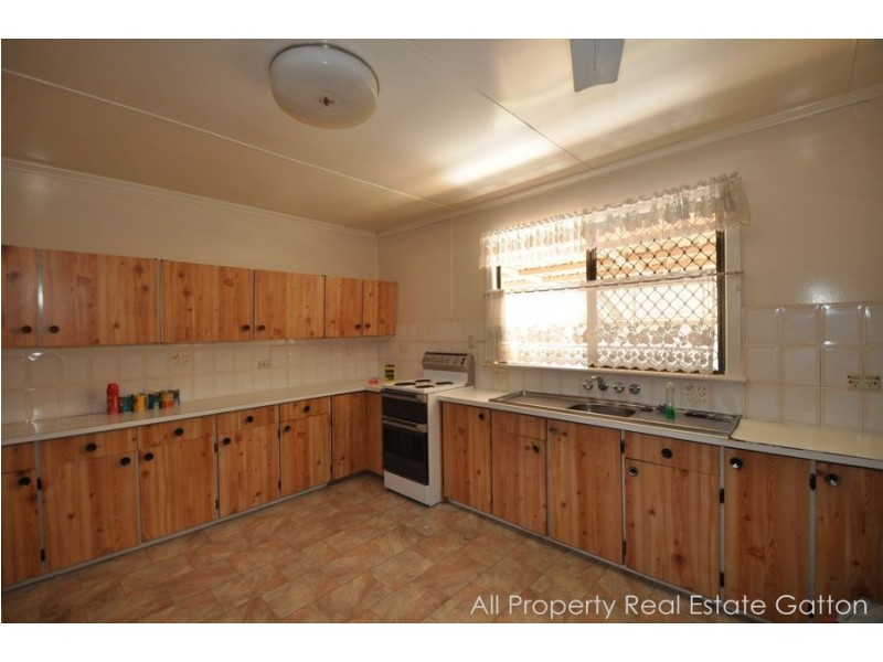 30 Whittle Street, Gatton QLD 4343