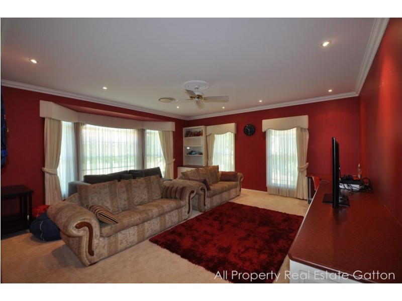 10 Rogers Drive, Gatton QLD 4343