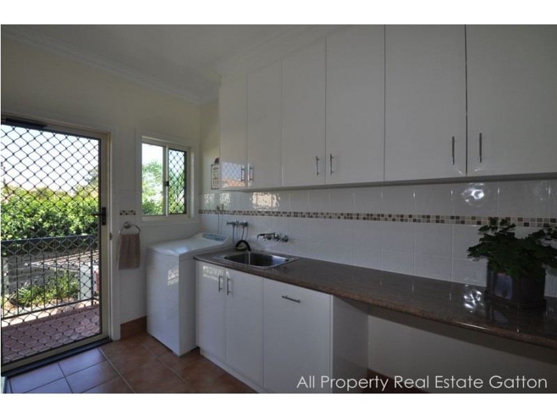 10 Rogers Drive, Gatton QLD 4343