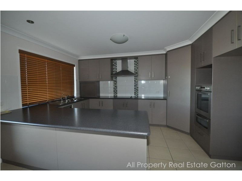 107 Parklea Drive, Gatton QLD 4343