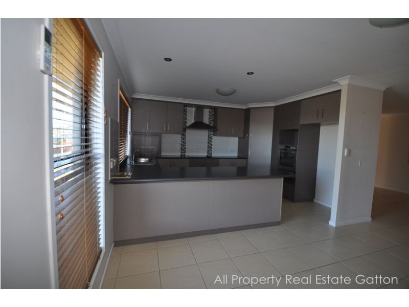 107 Parklea Drive, Gatton QLD 4343