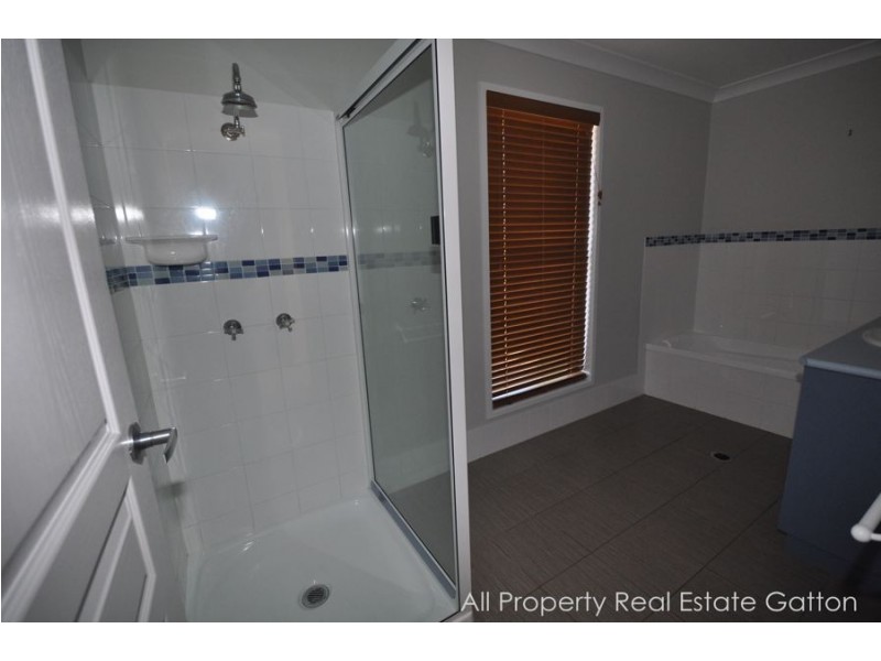 107 Parklea Drive, Gatton QLD 4343