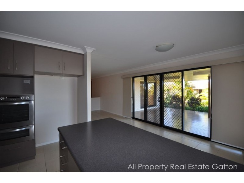 107 Parklea Drive, Gatton QLD 4343