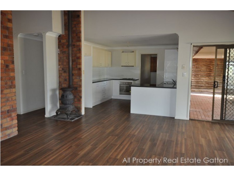 10 Yellowood Court, Kensington Grove QLD 4341