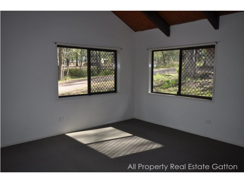 10 Yellowood Court, Kensington Grove QLD 4341