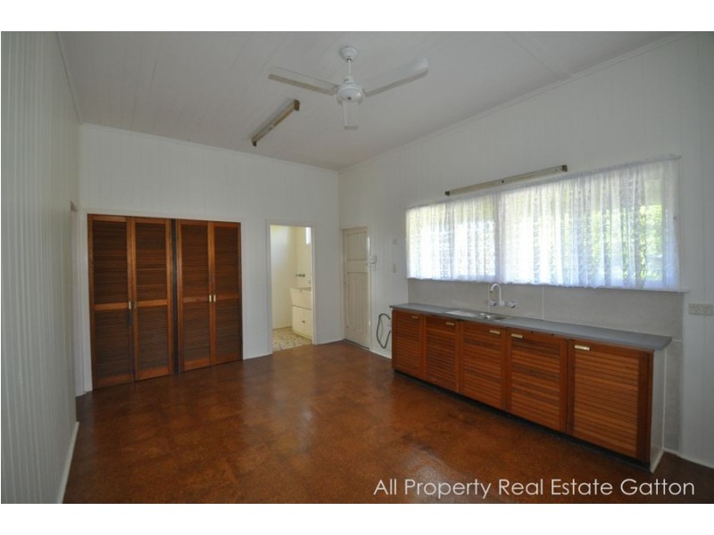 14 Robert Street, Grantham QLD 4347