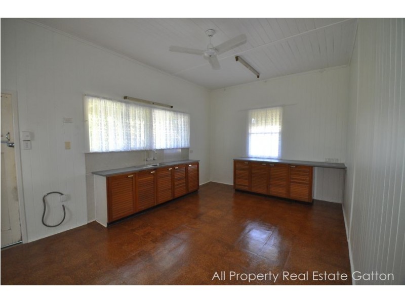 14 Robert Street, Grantham QLD 4347