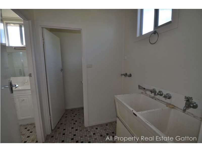 14 Robert Street, Grantham QLD 4347