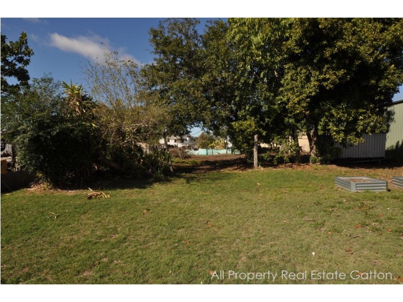 14 Robert Street, Grantham QLD 4347