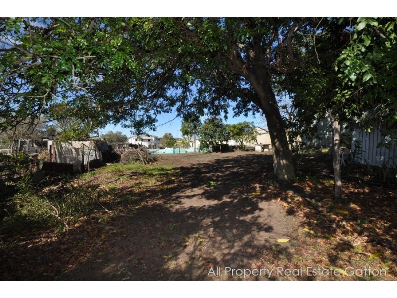 14 Robert Street, Grantham QLD 4347