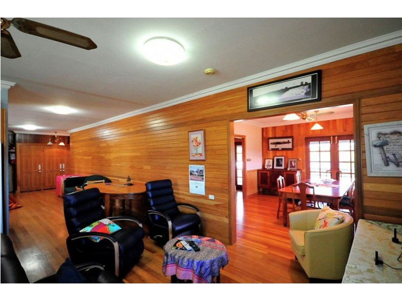 33 Lake Apex Drive, Gatton QLD 4343