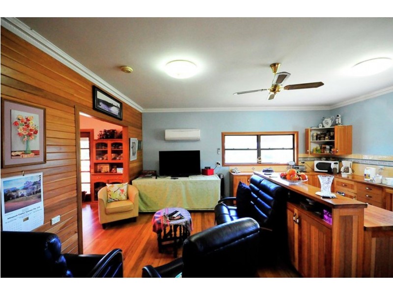 33 Lake Apex Drive, Gatton QLD 4343