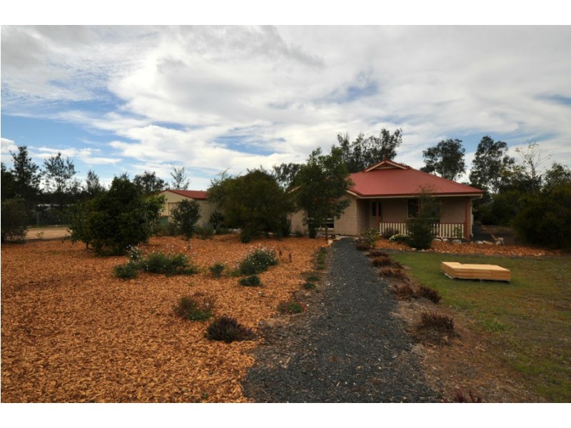 8 Fitzpatrick Court, Lake Clarendon QLD 4343