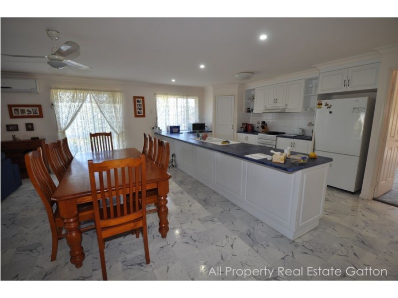 8 Fitzpatrick Court, Lake Clarendon QLD 4343