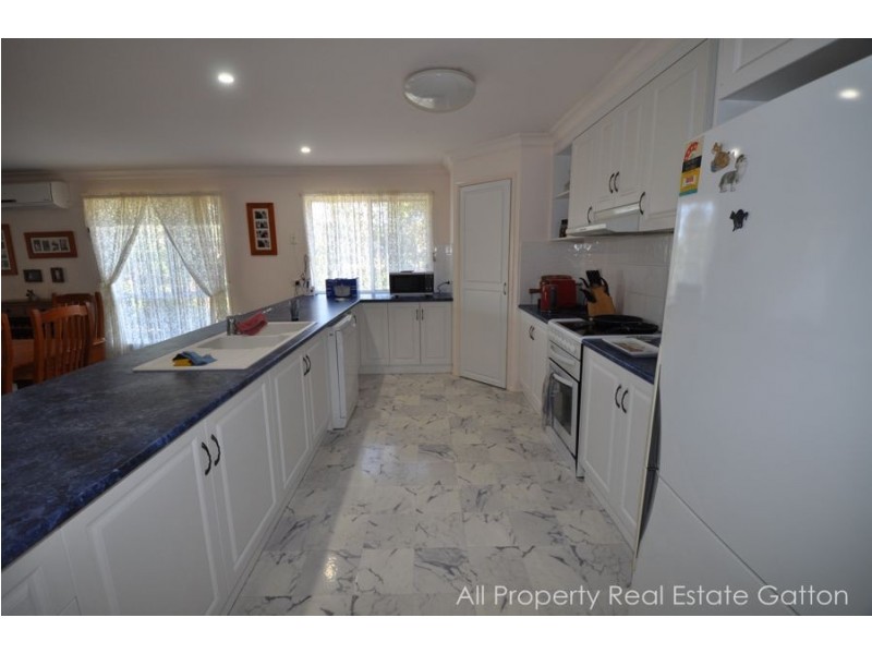 8 Fitzpatrick Court, Lake Clarendon QLD 4343