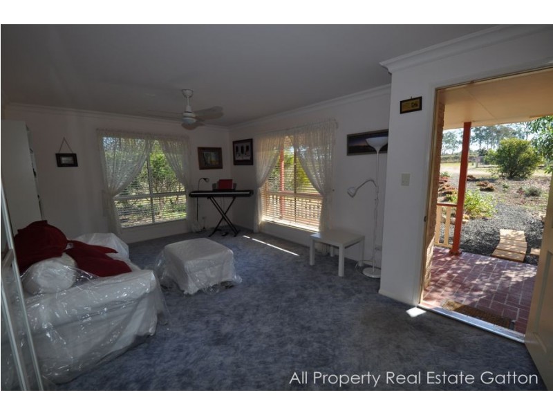 8 Fitzpatrick Court, Lake Clarendon QLD 4343