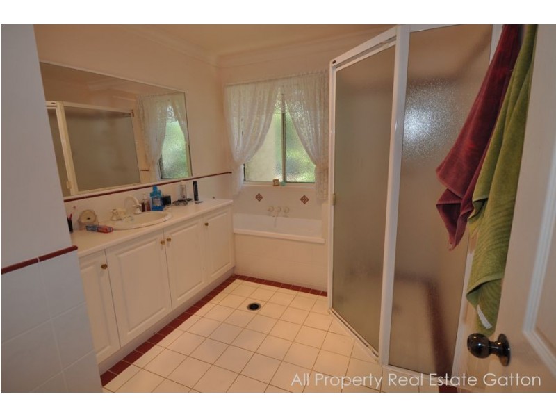 8 Fitzpatrick Court, Lake Clarendon QLD 4343