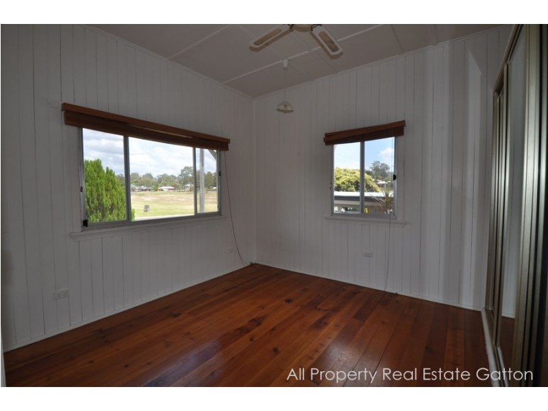 39 Larkin Street, Gatton QLD 4343