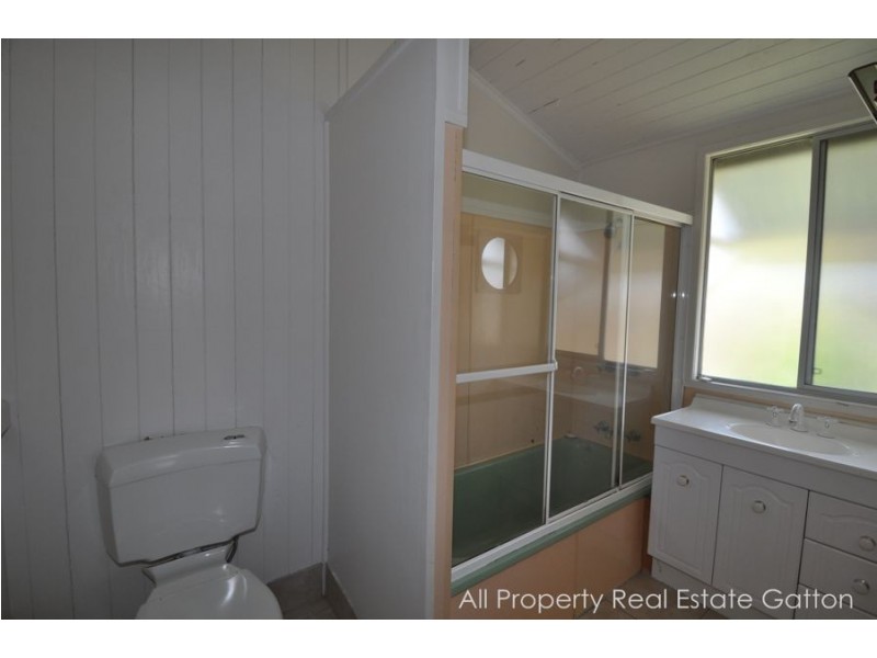 39 Larkin Street, Gatton QLD 4343