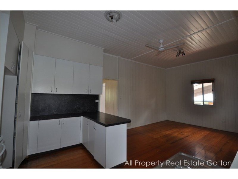 39 Larkin Street, Gatton QLD 4343