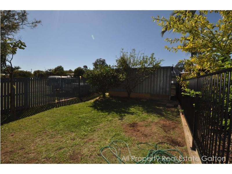 39 Larkin Street, Gatton QLD 4343