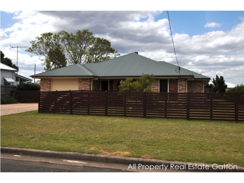 33 Spencer Street, Gatton QLD 4343