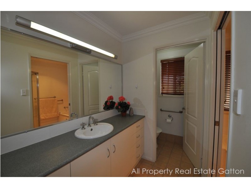 33 Spencer Street, Gatton QLD 4343