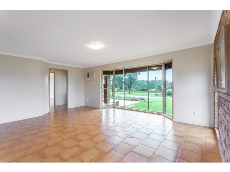 12 Anna Court, Placid Hills QLD 4343