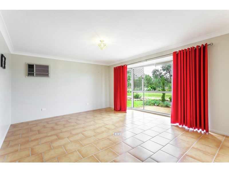 12 Anna Court, Placid Hills QLD 4343