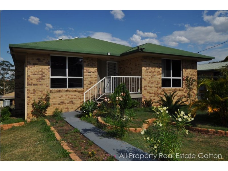 32 Jensen Street, Gatton QLD 4343