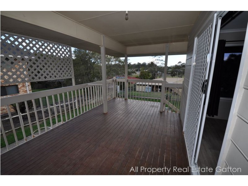 32 Jensen Street, Gatton QLD 4343