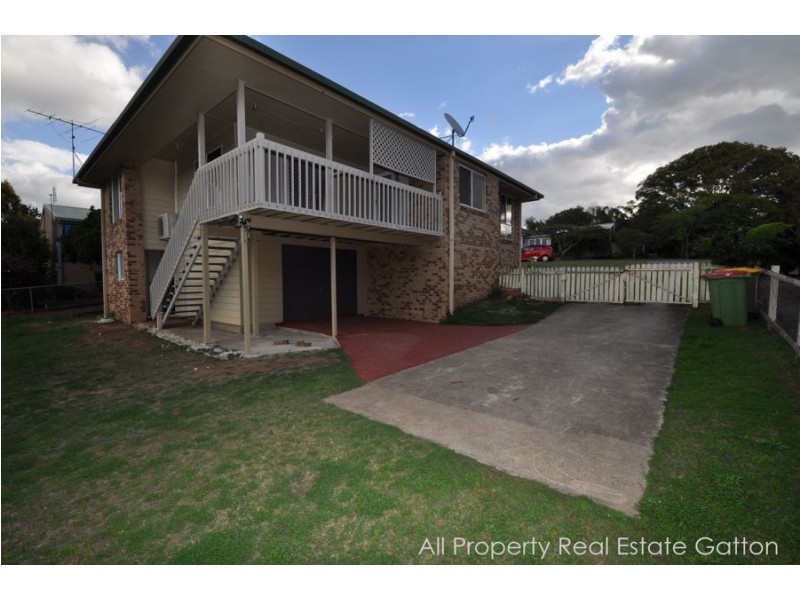 32 Jensen Street, Gatton QLD 4343