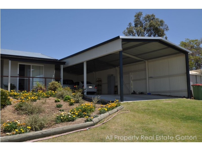 141 Lakes Drive, Laidley Heights QLD 4341