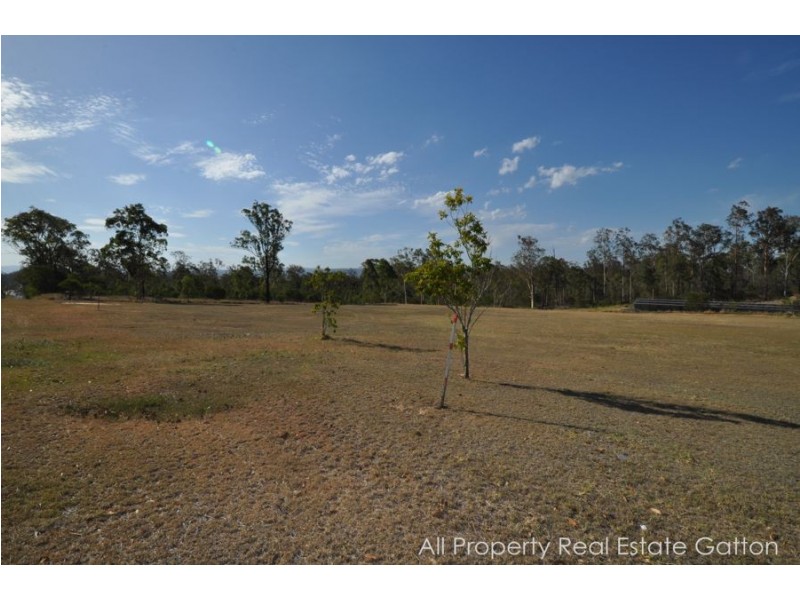 8 Rangeview Drive, Gatton QLD 4343