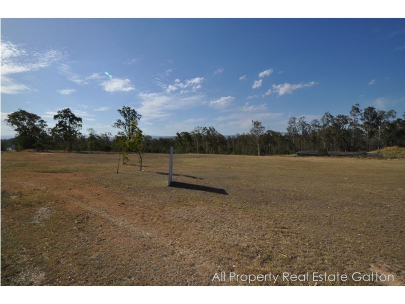 8 Rangeview Drive, Gatton QLD 4343