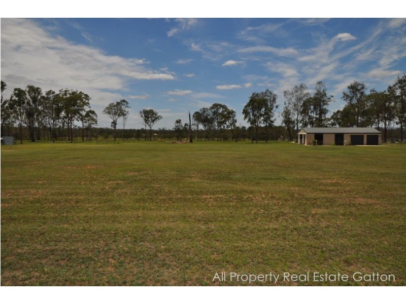 14 Legend Drive, Adare QLD 4343