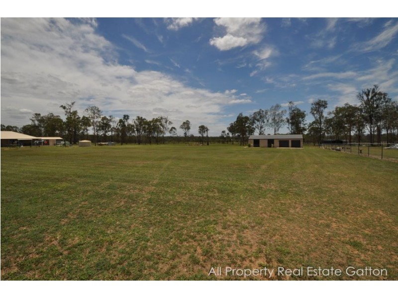 14 Legend Drive, Adare QLD 4343
