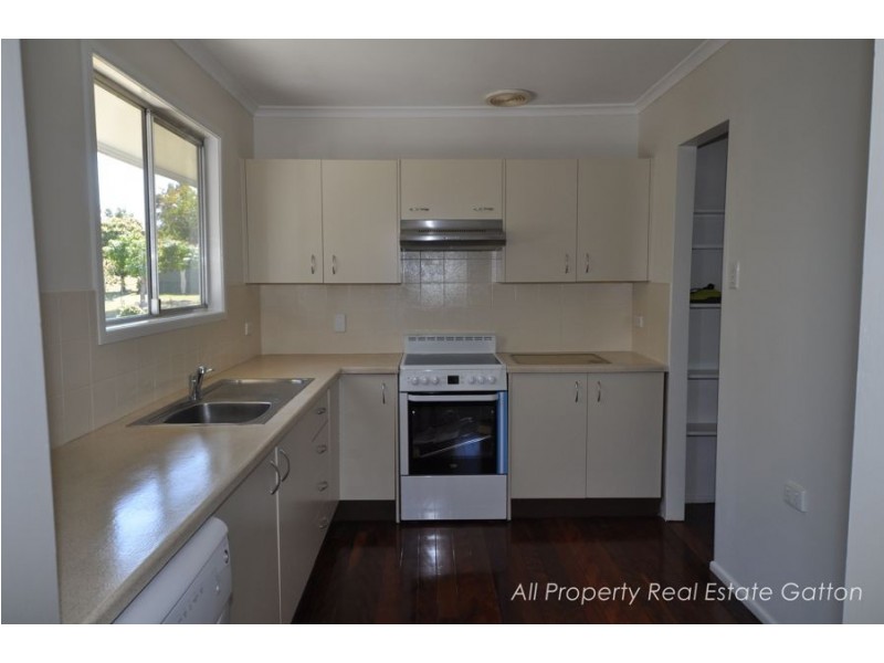 33 Hill Street, Gatton QLD 4343