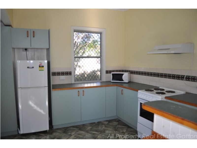 16 Strong Street, Gatton QLD 4343