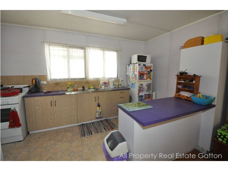 8 Arthur Street, Helidon QLD 4344