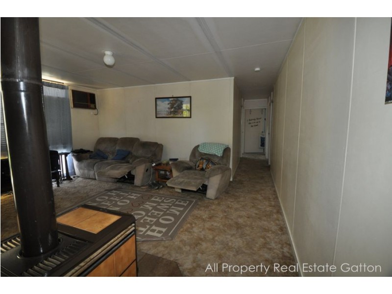 8 Arthur Street, Helidon QLD 4344