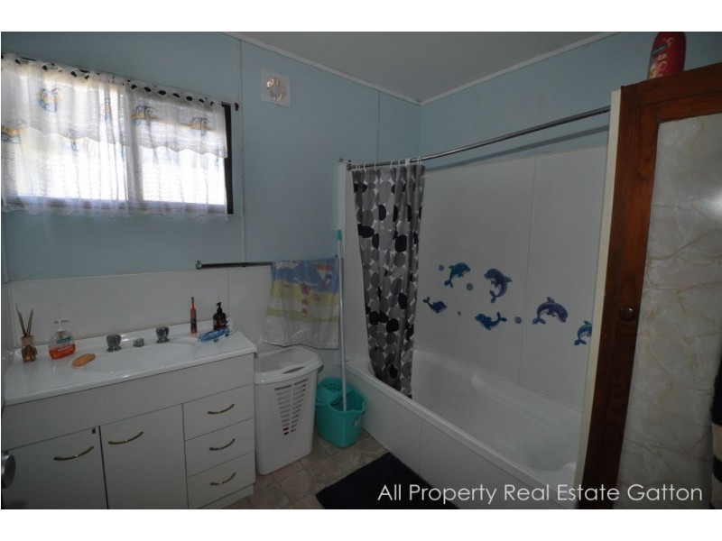 8 Arthur Street, Helidon QLD 4344