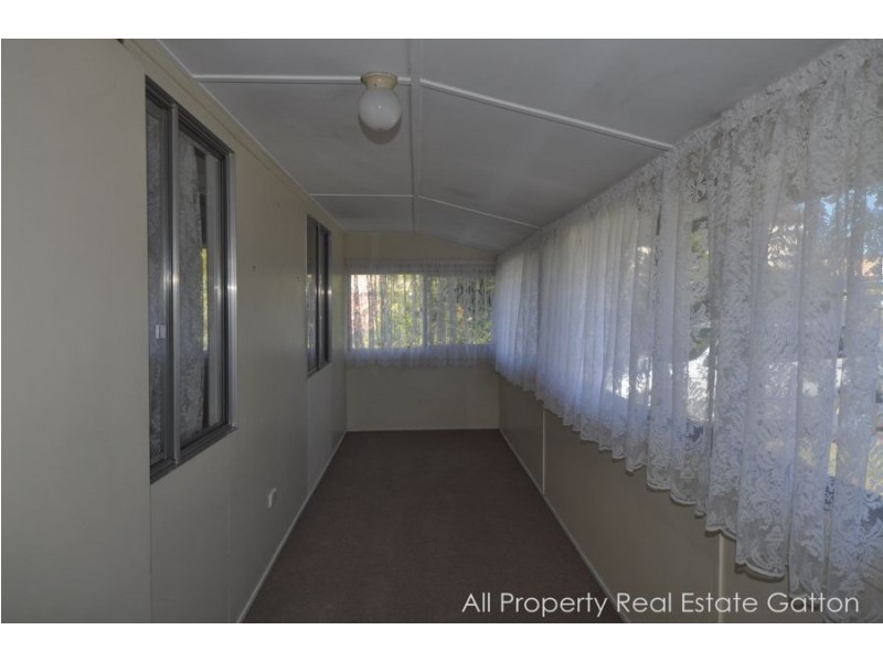 8 Railway Street, Forest Hill QLD 4342