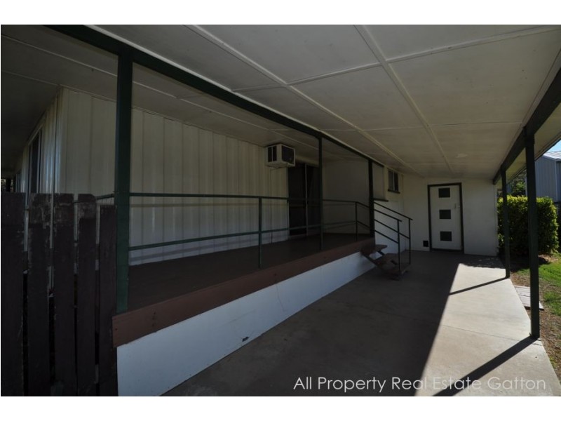 8 Railway Street, Forest Hill QLD 4342