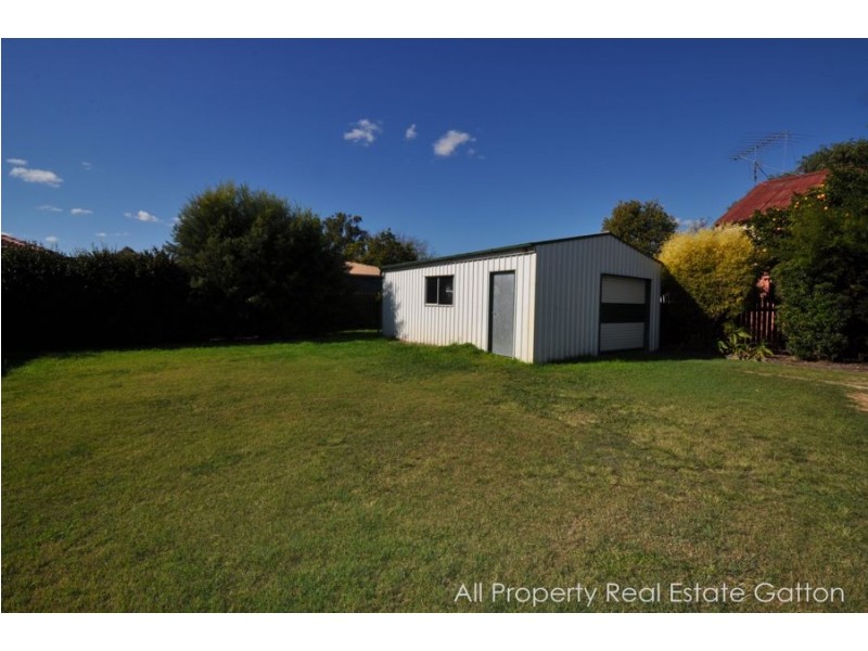 8 Railway Street, Forest Hill QLD 4342