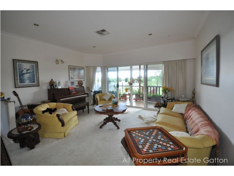 11 Narelle Court, Plainland QLD 4341