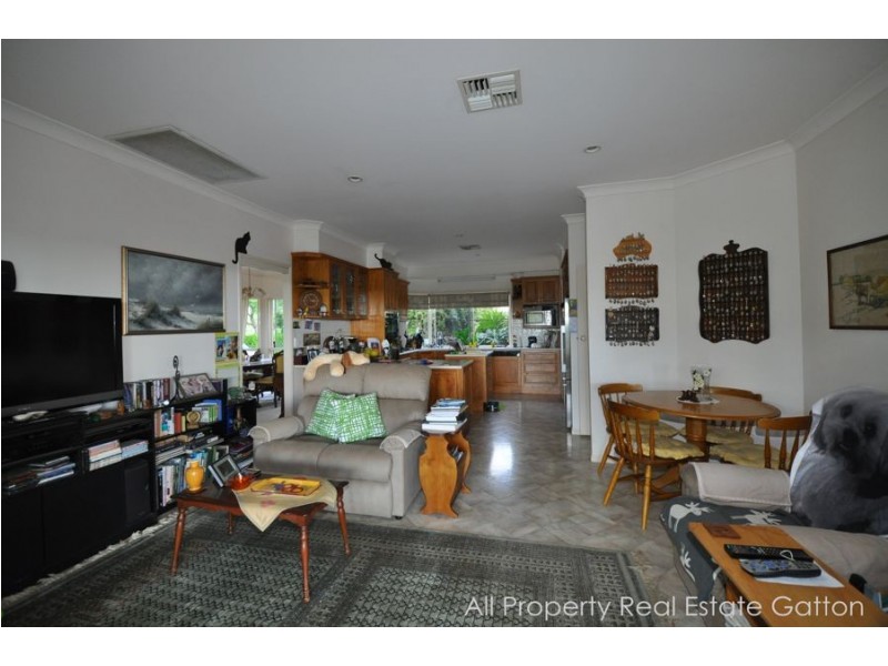 11 Narelle Court, Plainland QLD 4341