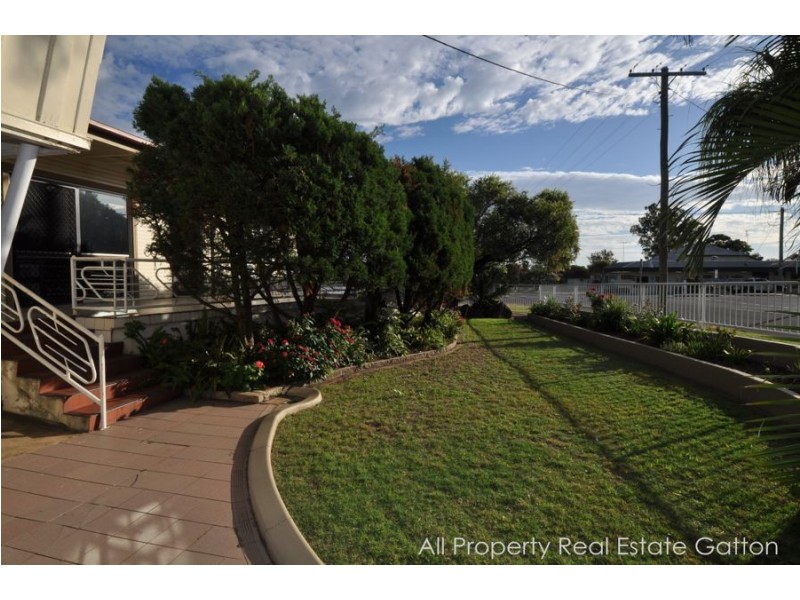 28 Smith Street (cnr William and Smith Streets), Gatton QLD 4343