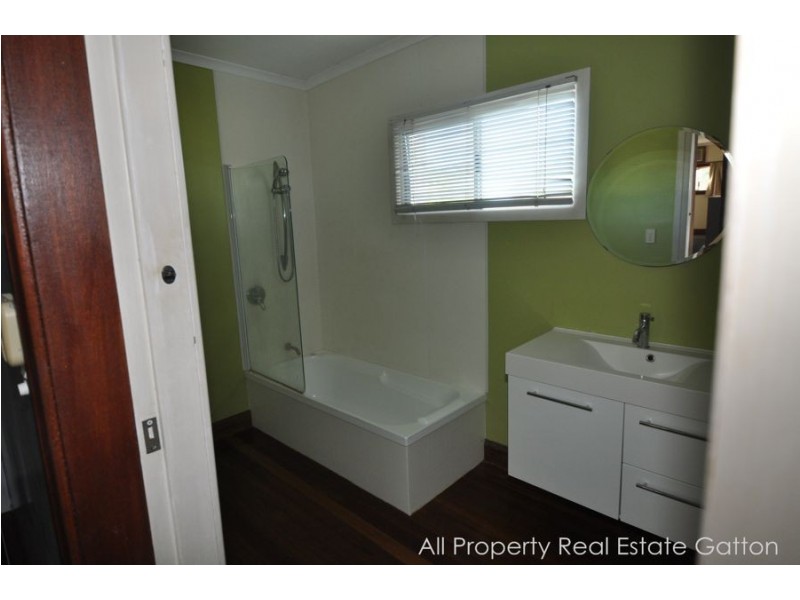 28 Smith Street (cnr William and Smith Streets), Gatton QLD 4343