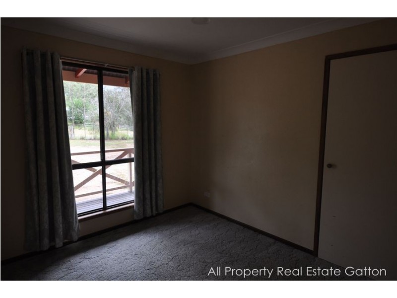 7 Challenge Avenue, Kensington Grove QLD 4341